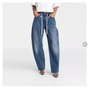 KBB by Kahlana Mid-Rise Barrel Leg The Lynnox Jean